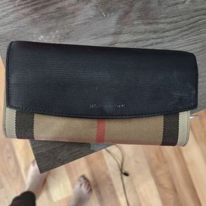 Burberry House Check Leather Continental Wallet Black